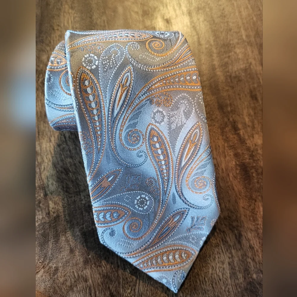 Stafford Paisley Tie in Silver and Burnt Orange
